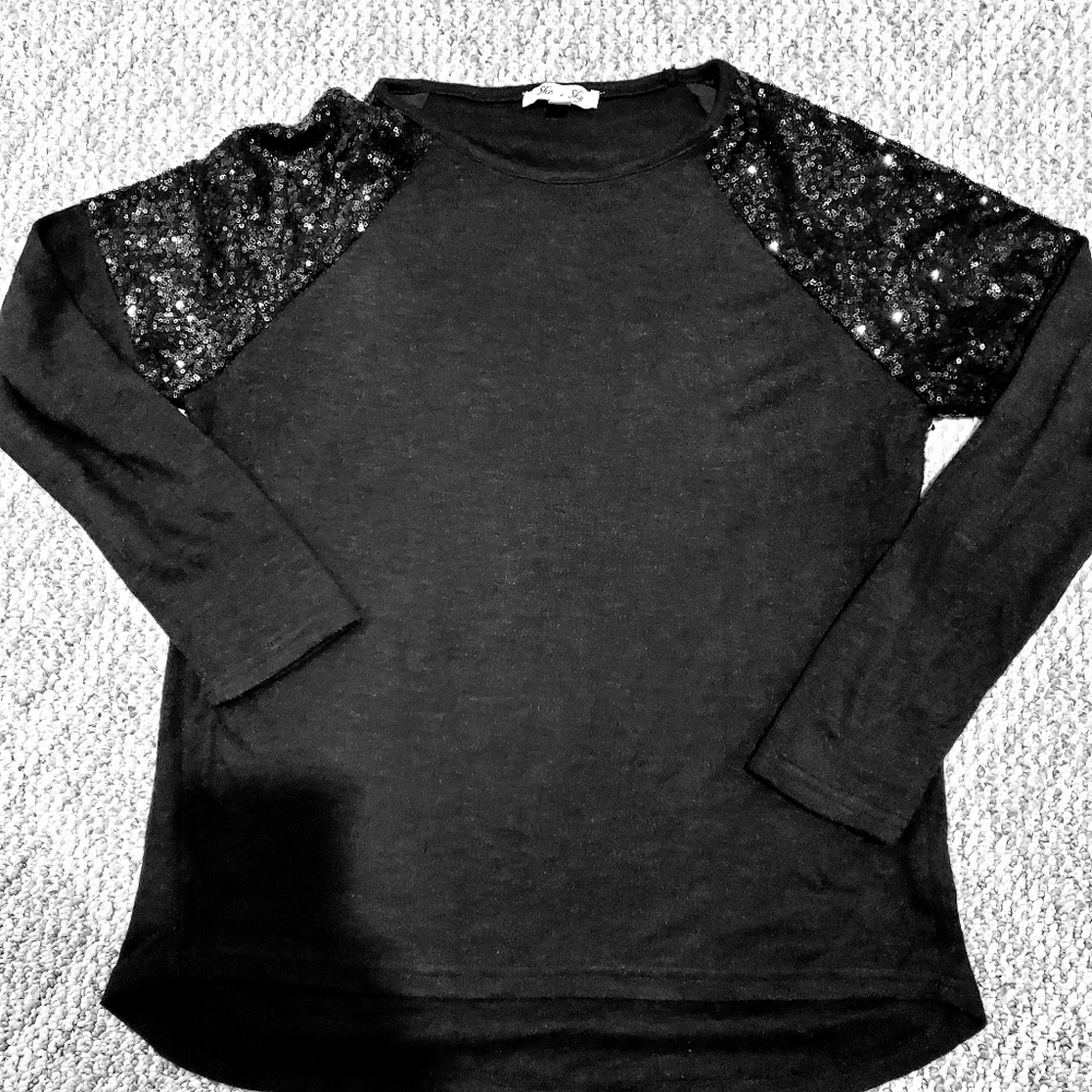 Sweater with sequins sleeves